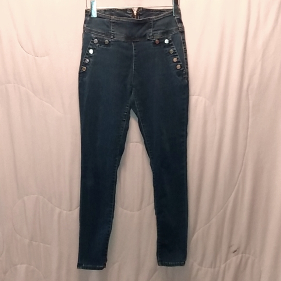 ❌❌SOLD❌❌ladies GUESS Curve Jeans - Picture 1 of 2